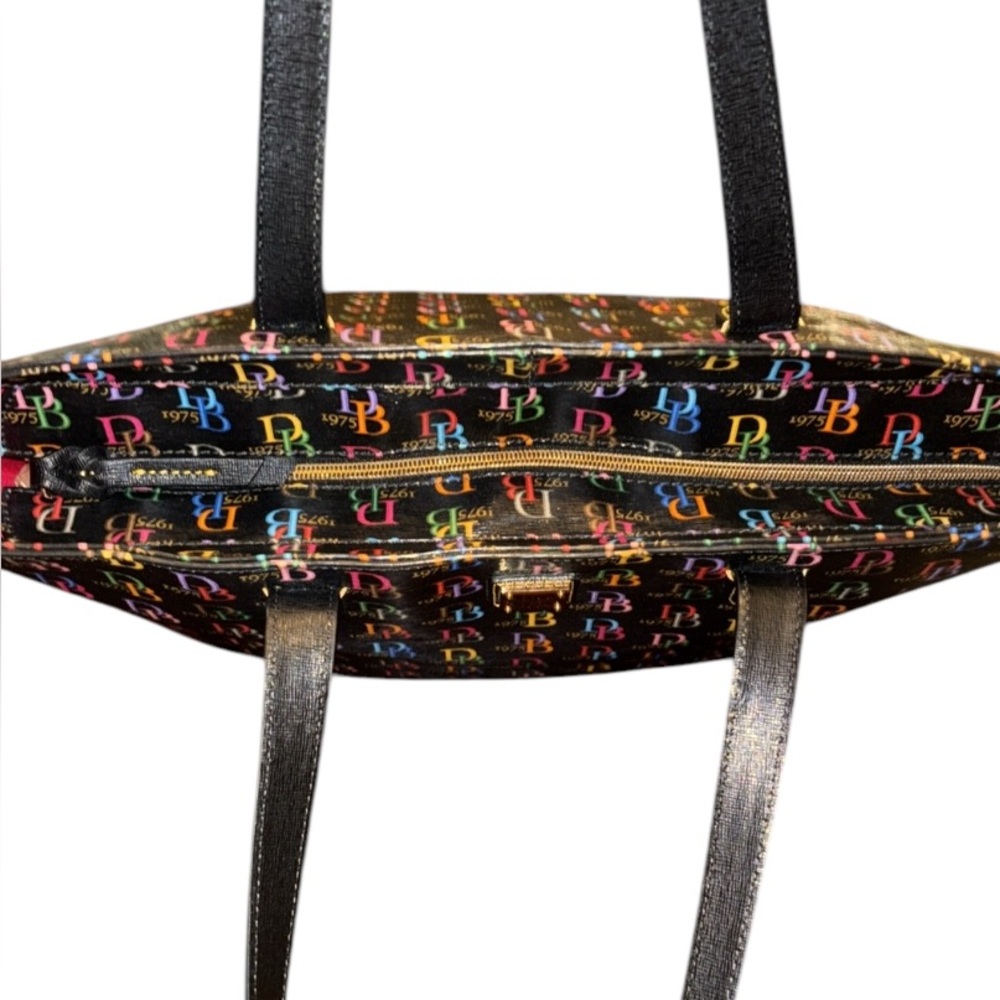 Dooney & Bourke DB75 Multi Large Zip Top Shopper w/Wristlet LIKE NEW - Picture 9 of 16